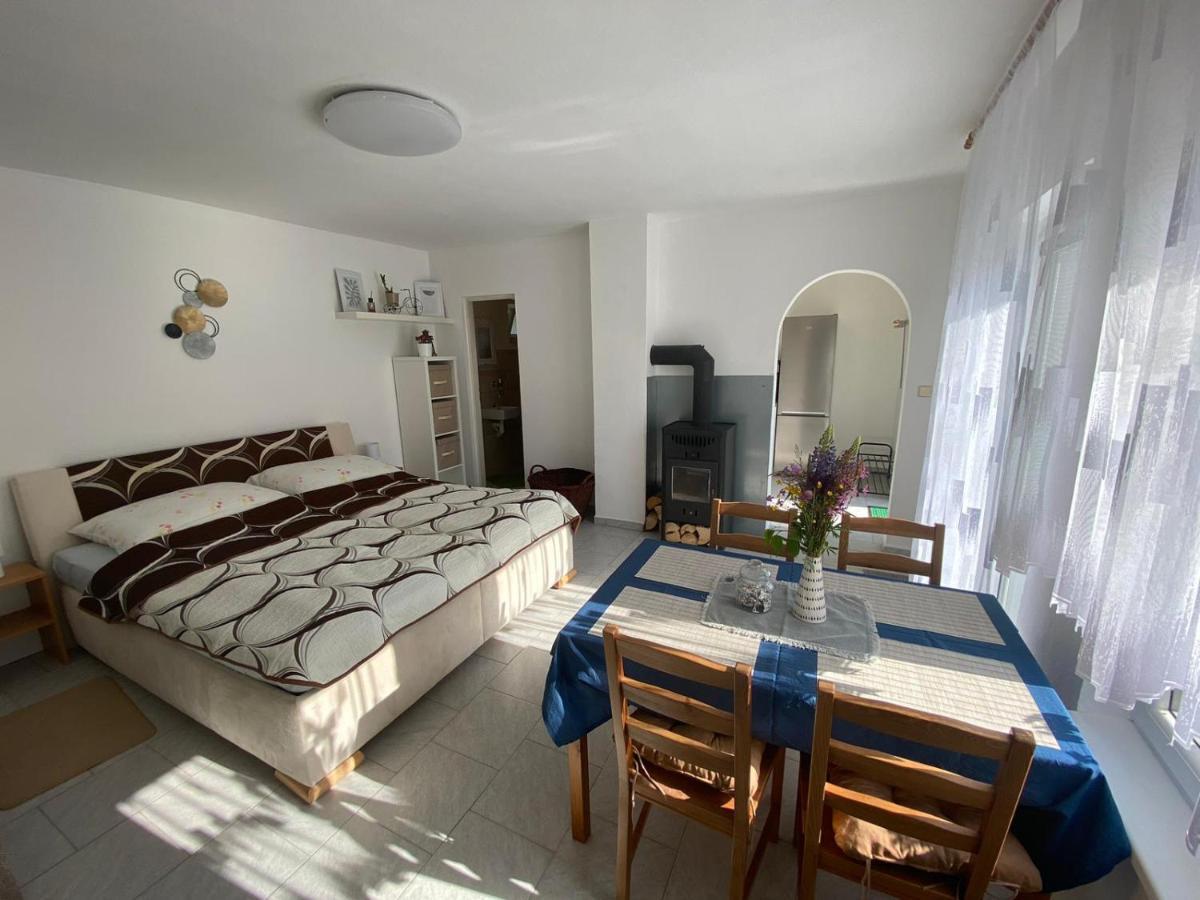 Apartman Beniskovec, Suchdol Nad Luznici Esterno foto