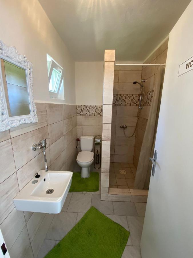 Apartman Beniskovec, Suchdol Nad Luznici Esterno foto