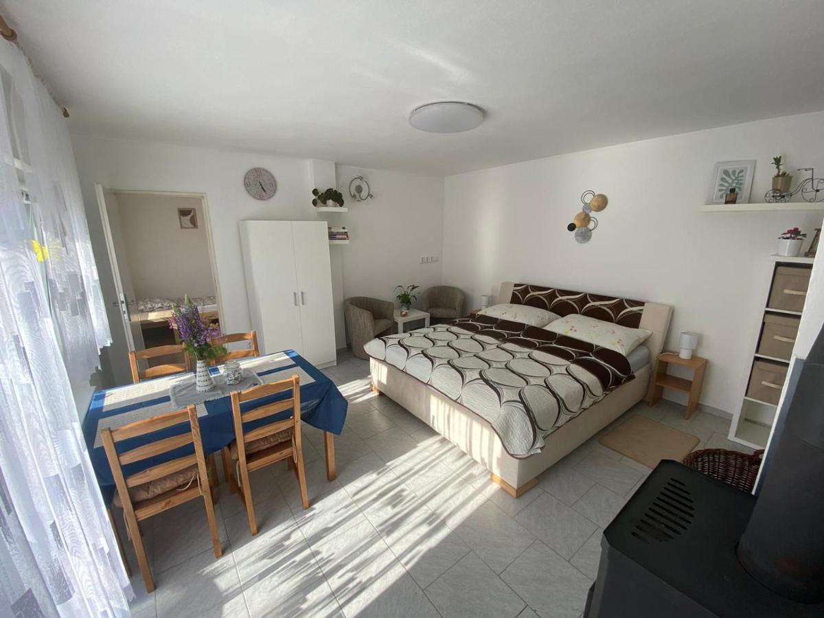 Apartman Beniskovec, Suchdol Nad Luznici Esterno foto
